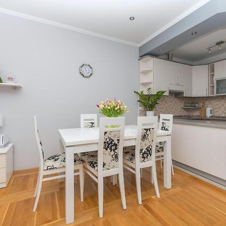 Long Apartment Makarska Eksteriør billede