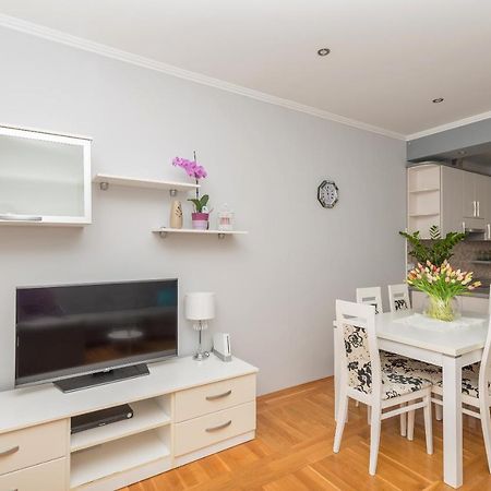 Long Apartment Makarska Eksteriør billede