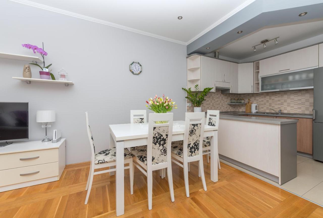 Long Apartment Makarska Eksteriør billede