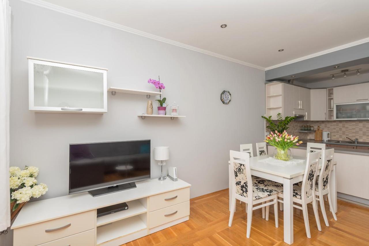 Long Apartment Makarska Eksteriør billede