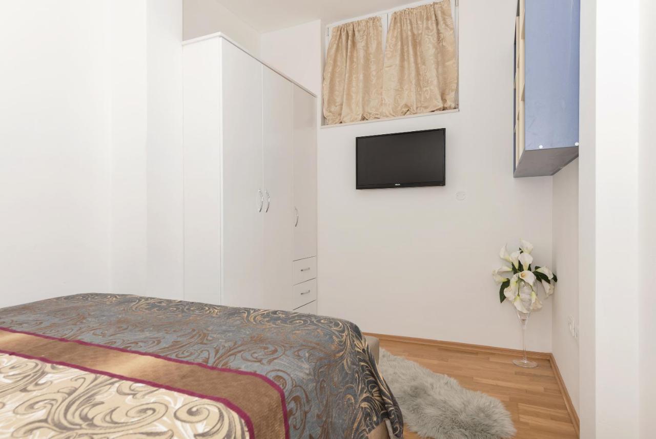 Long Apartment Makarska Eksteriør billede