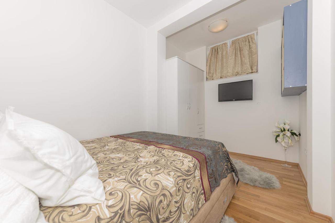 Long Apartment Makarska Eksteriør billede