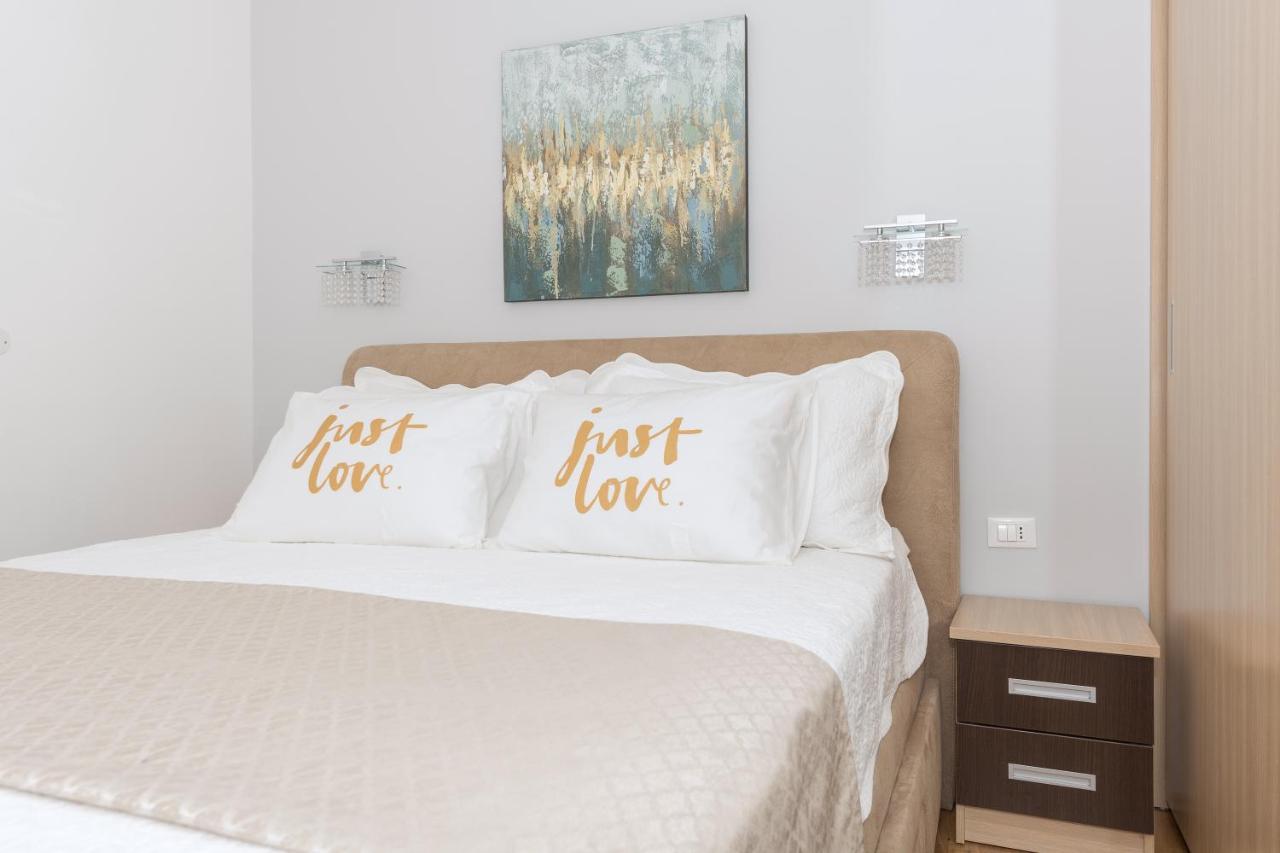 Long Apartment Makarska Eksteriør billede