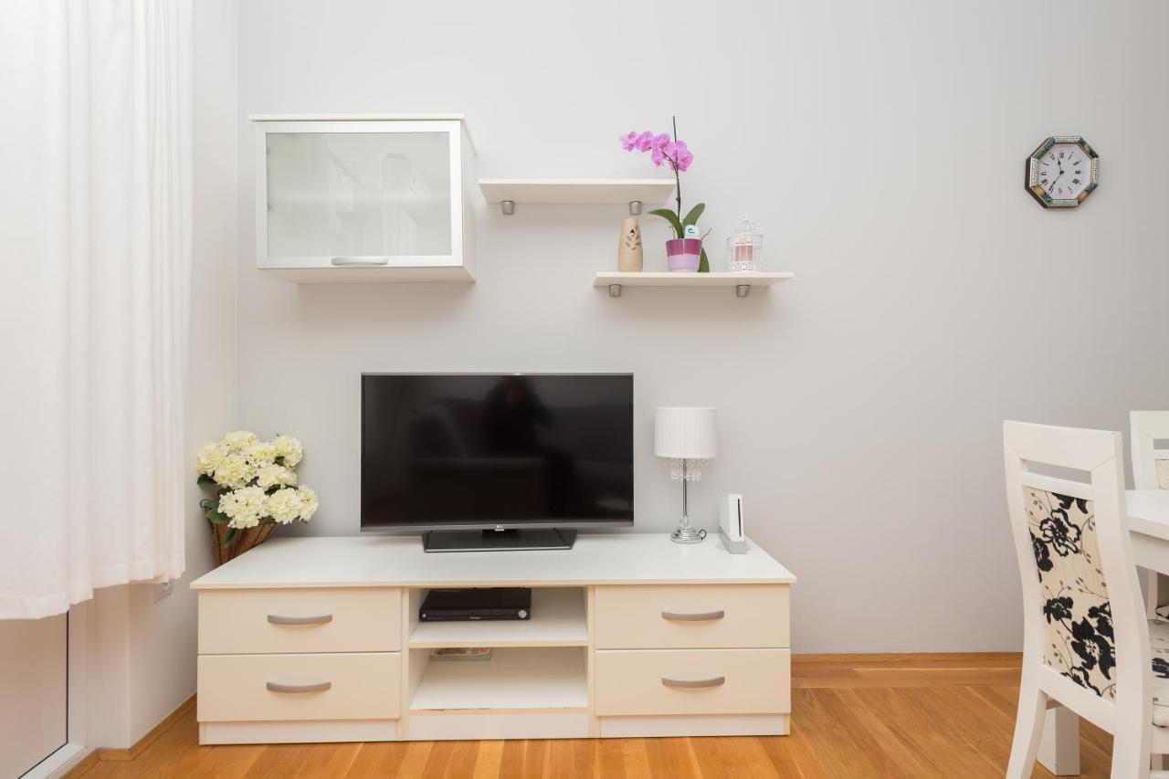 Long Apartment Makarska Eksteriør billede