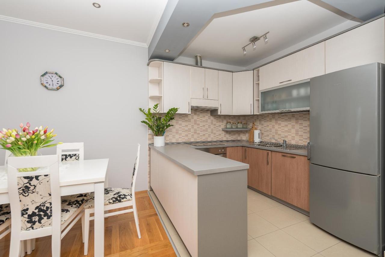 Long Apartment Makarska Eksteriør billede