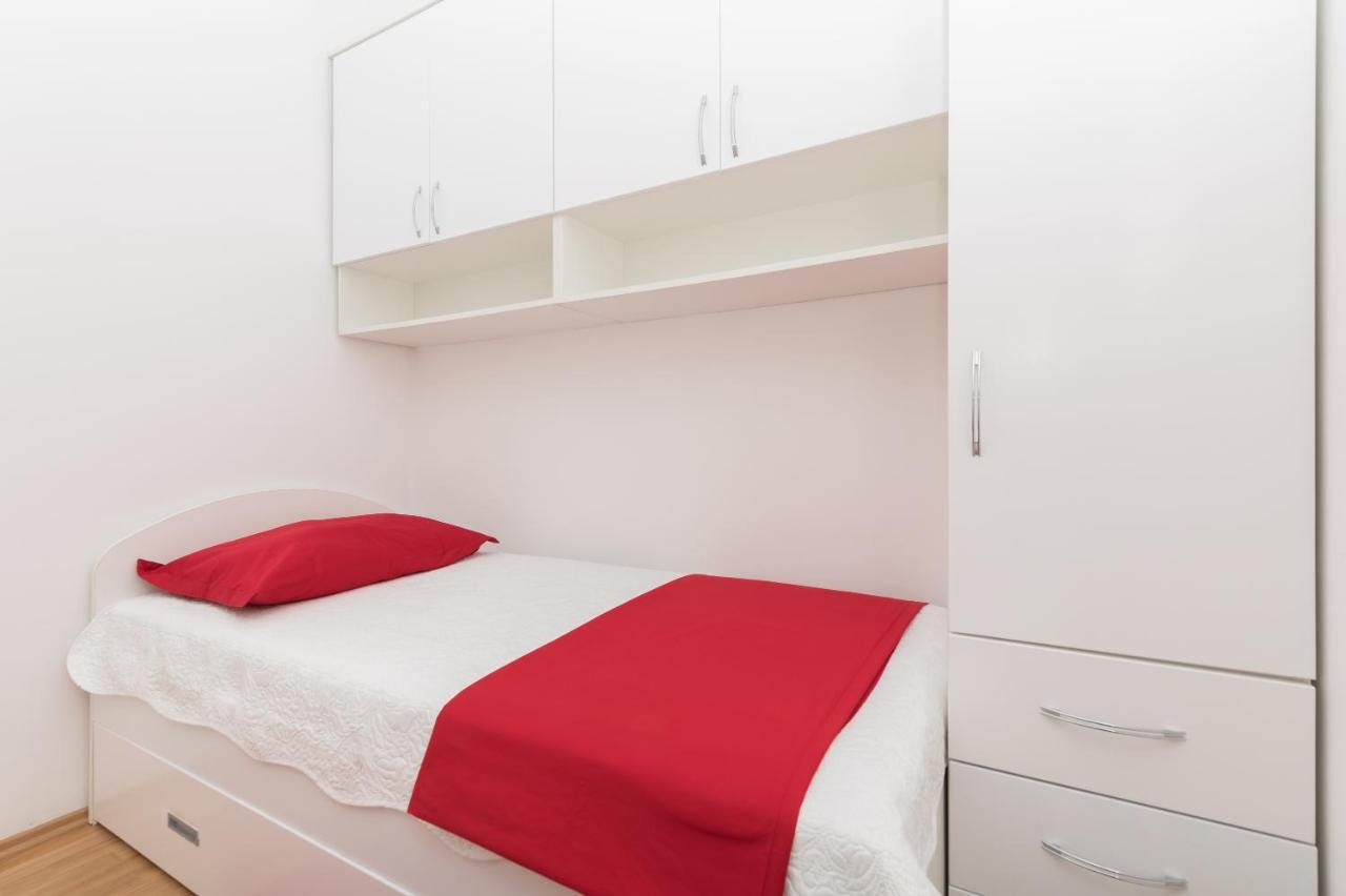 Long Apartment Makarska Eksteriør billede