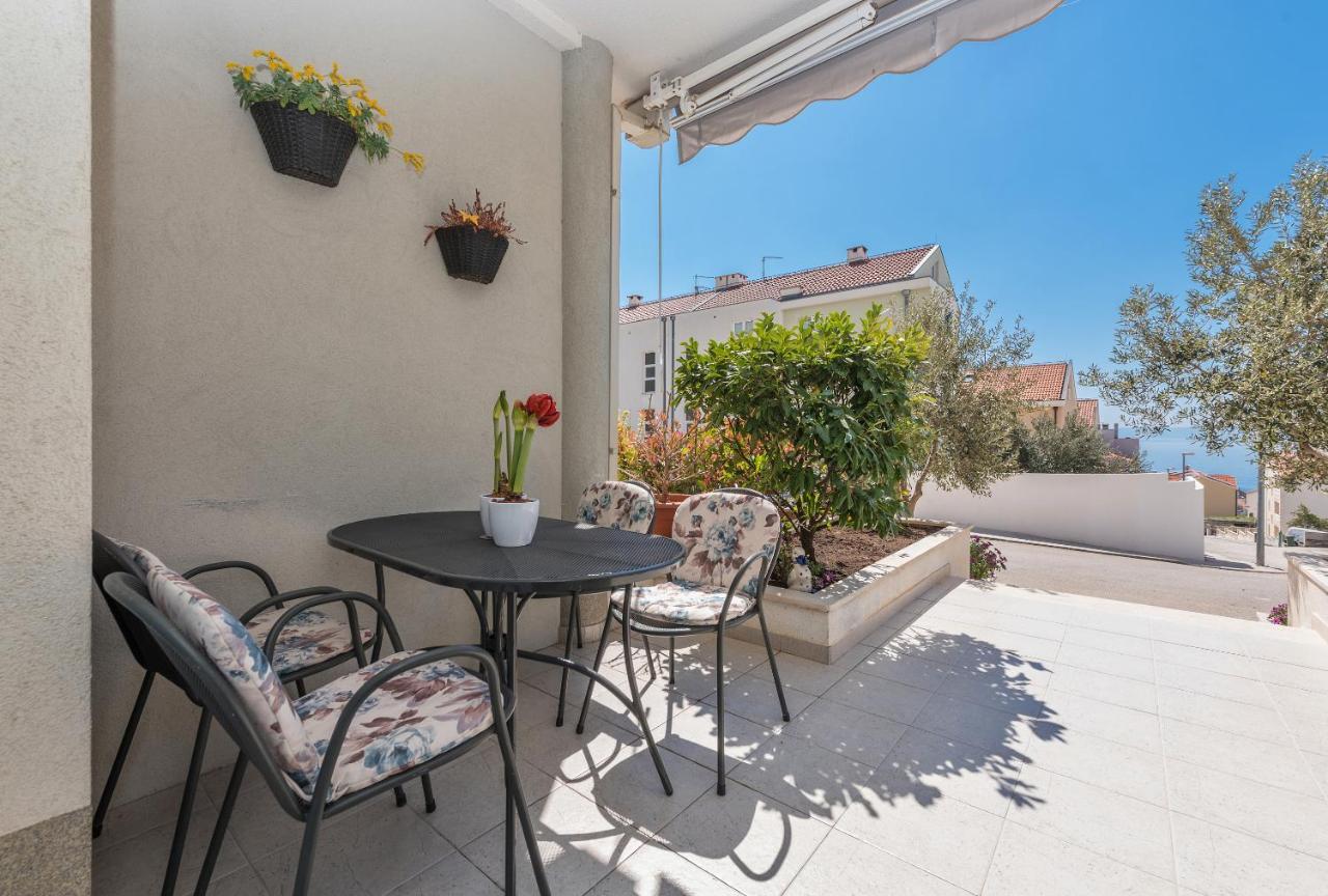 Long Apartment Makarska Eksteriør billede