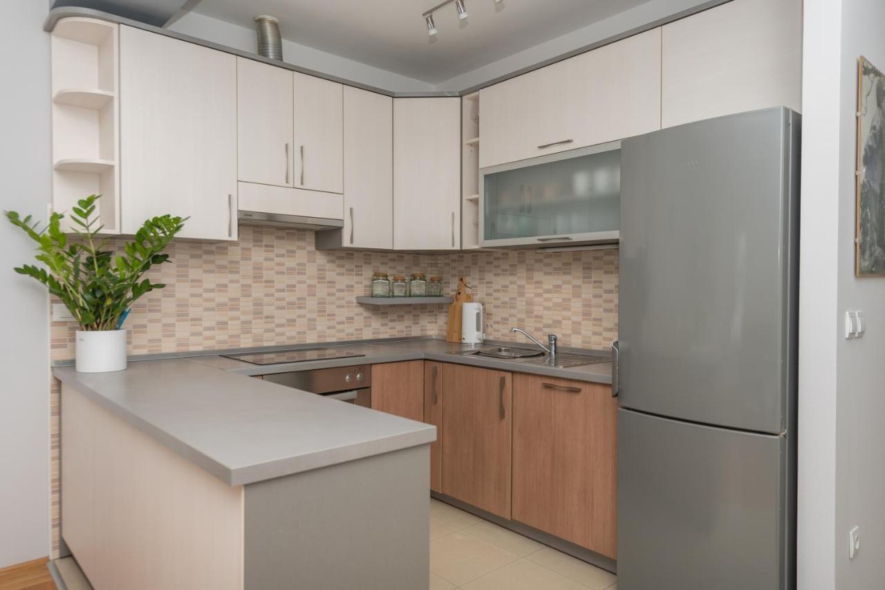 Long Apartment Makarska Eksteriør billede