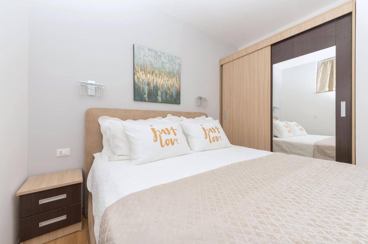 Long Apartment Makarska Eksteriør billede