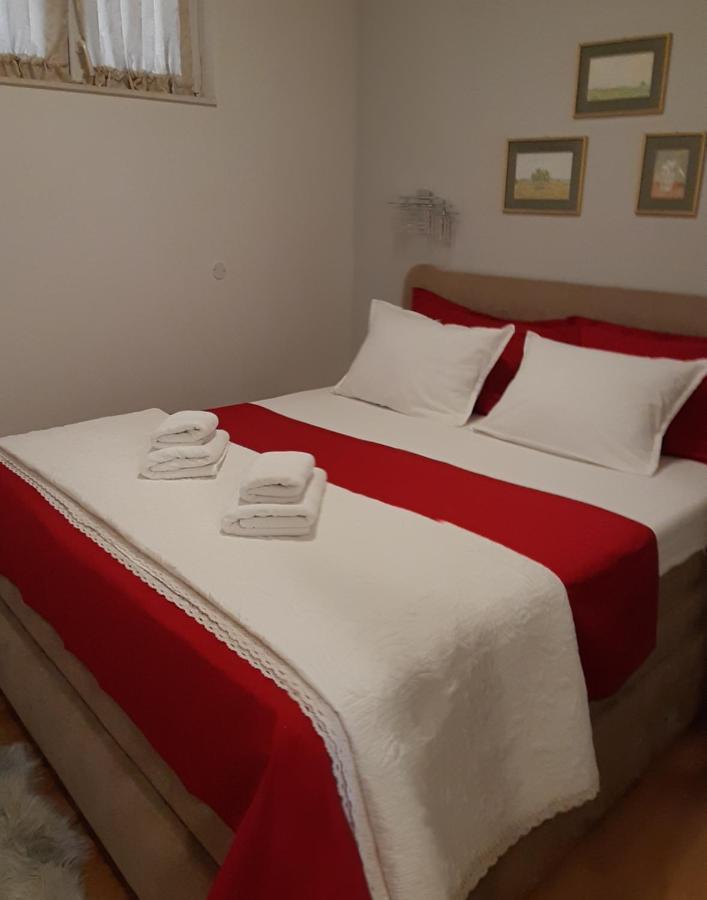 Long Apartment Makarska Eksteriør billede